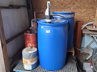 Vloeistoflekbak met diverse vloeistoffen - afbeelding 1 van  8