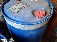 Vloeistoflekbak met diverse vloeistoffen - afbeelding 3 van  8