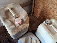 Vloeistoflekbak met diverse vloeistoffen - afbeelding 6 van  8