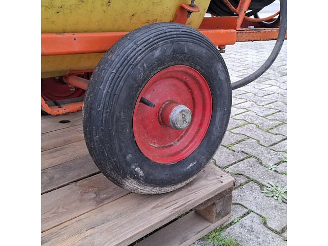 Vloeistofspuit, douven - afbeelding 11 van  20