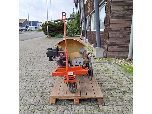 Vloeistofspuit, douven - afbeelding 14 van  20