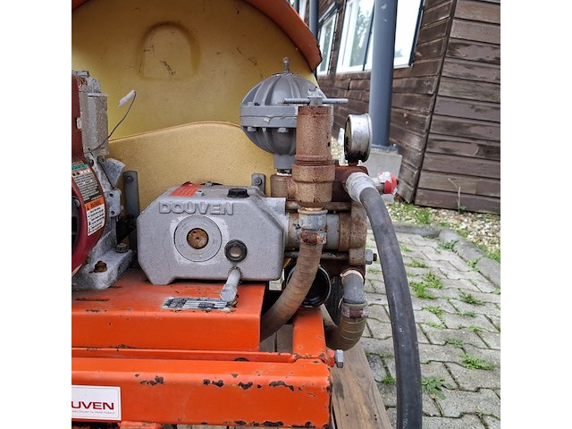 Vloeistofspuit, douven - afbeelding 16 van  20