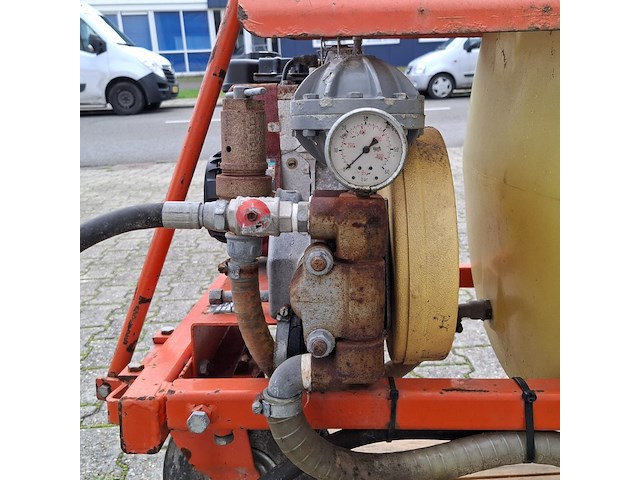 Vloeistofspuit, douven - afbeelding 18 van  20