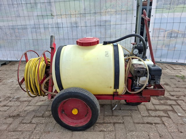 Vloeistofspuit op onderstel - afbeelding 2 van  5