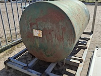 Vloeistoftank op transportbok - afbeelding 2 van  4