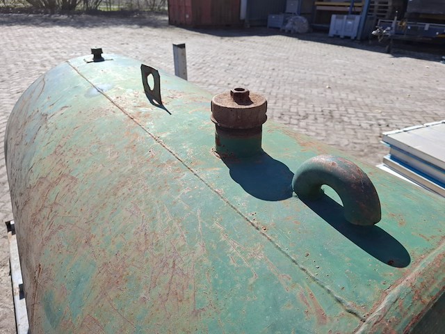 Vloeistoftank op transportbok - afbeelding 4 van  4
