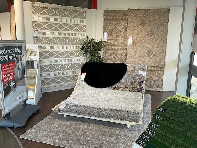 Vloerkleed divers (12x) - afbeelding 1 van  7