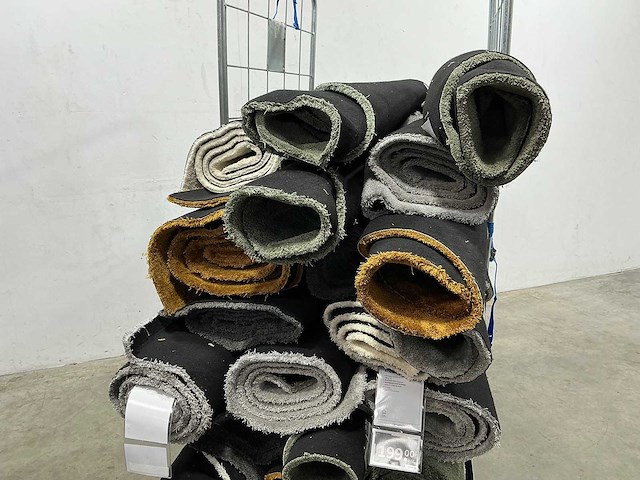 Vloerkleed divers hoog (24x) - afbeelding 1 van  1