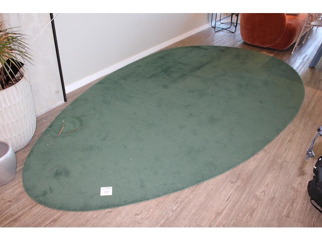 Vloerkleed eivormig. afmeting circa 350 x 200 cm. - afbeelding 1 van  2