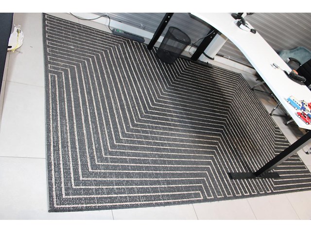 Vloerkleed met afmeting 295 x 195 cm. - afbeelding 2 van  2