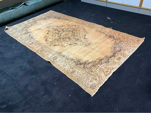 Vloerkleed - afbeelding 1 van  3