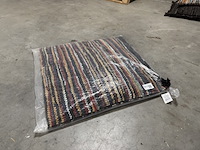 Vloerkussen van gevlochten leer - afbeelding 1 van  4