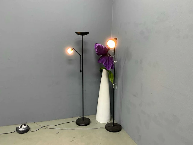 Vloerlamp (2x) met kunstplant met pot - afbeelding 1 van  9
