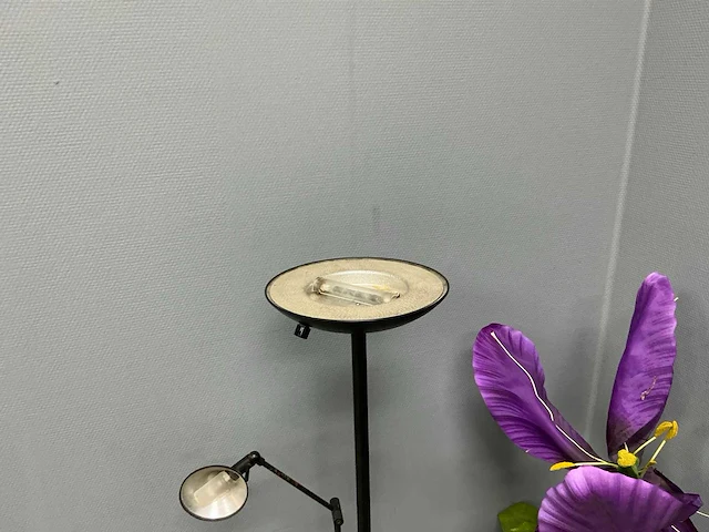 Vloerlamp (2x) met kunstplant met pot - afbeelding 6 van  9