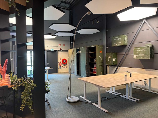 Vloerlamp (3m hoog) - afbeelding 1 van  7