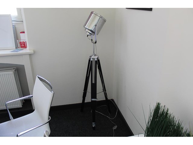Vloerlamp met statief. - afbeelding 1 van  2
