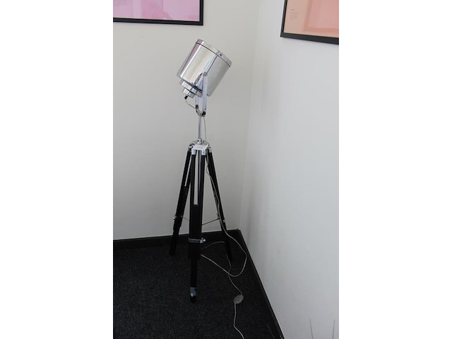 Vloerlamp met statief. - afbeelding 2 van  2