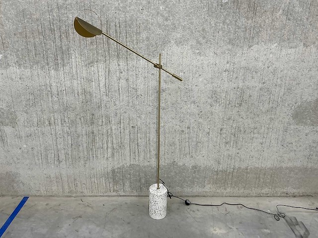 Vloerlamp met stenen voet - afbeelding 1 van  4