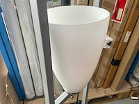 Vloerlamp op metalen frame h180cm - afbeelding 1 van  3