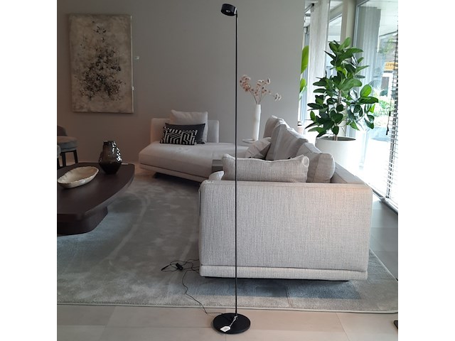 Vloerlamp radius, basica, zwart - afbeelding 1 van  9