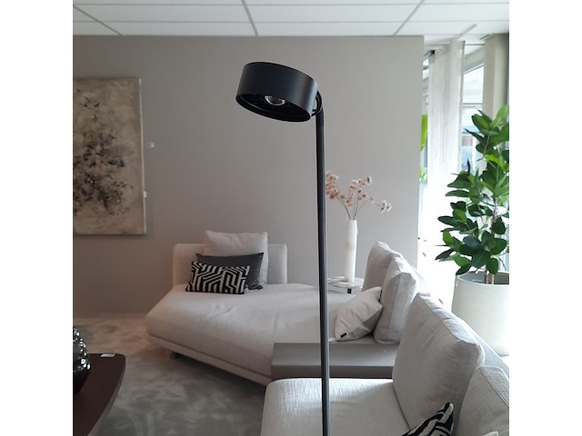 Vloerlamp radius, basica, zwart - afbeelding 3 van  9