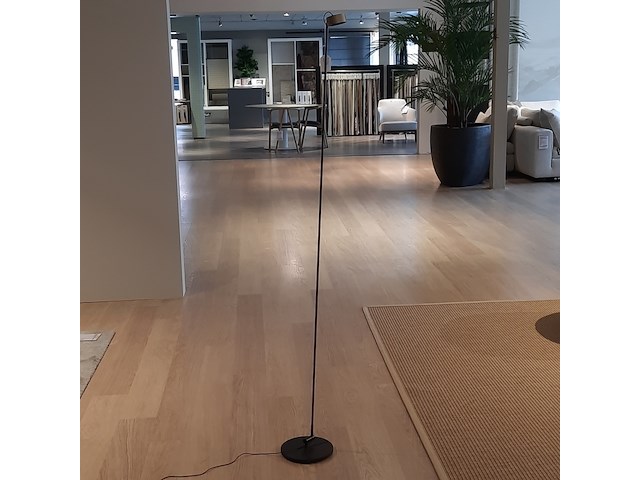 Vloerlamp radius, basica, zwart - afbeelding 1 van  7