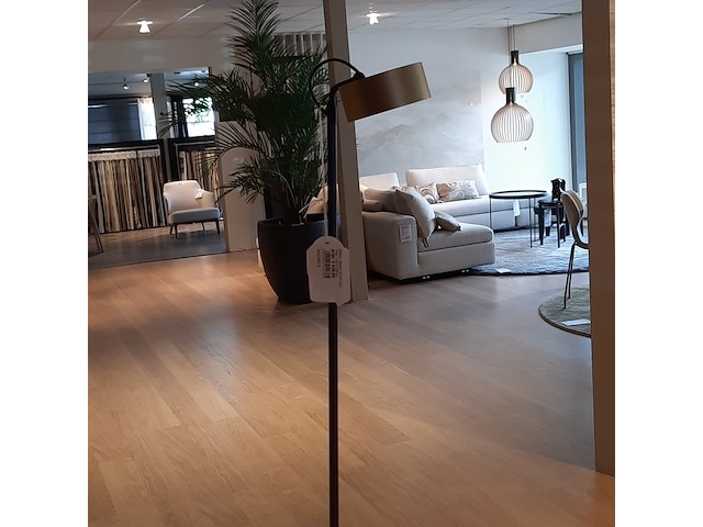 Vloerlamp radius, basica, zwart - afbeelding 3 van  7