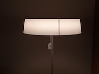 Vloerlamp vibia, dama, beige - afbeelding 3 van  10