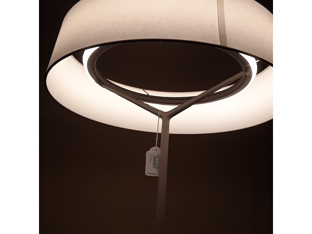 Vloerlamp vibia, dama, beige - afbeelding 5 van  10