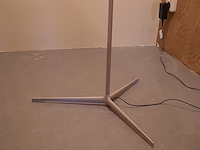 Vloerlamp vibia, dama, beige - afbeelding 7 van  10