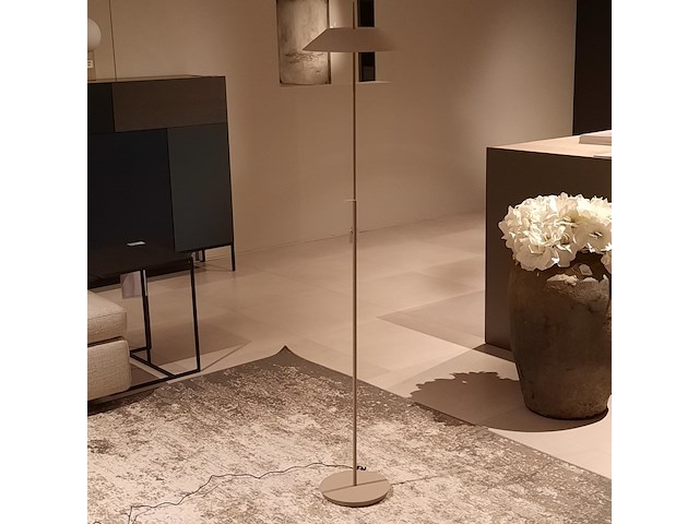 Vloerlamp vibia, mayfair, beige - afbeelding 1 van  6