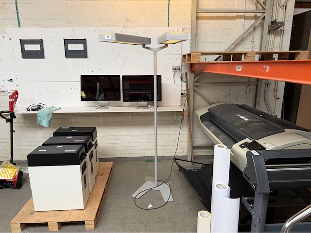 Vloerlamp - afbeelding 1 van  3