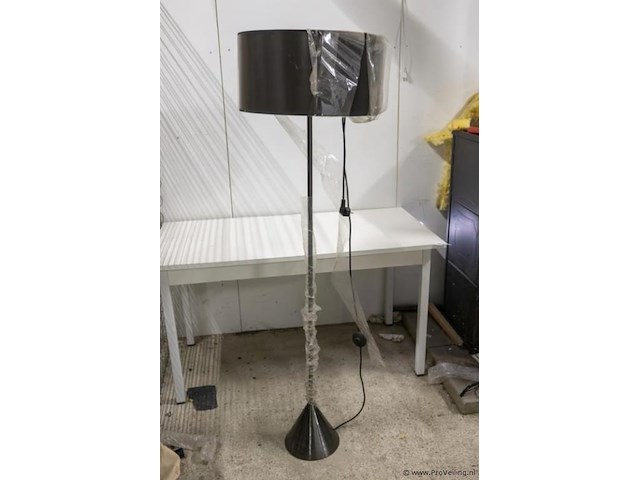 Vloerlamp - afbeelding 1 van  3