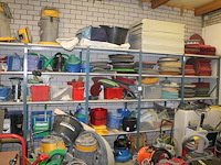 Vloerreinigingsproducten in 5-delige stelling waaronder pads in diverse maten en uitvoeringen, schrobbers, ...