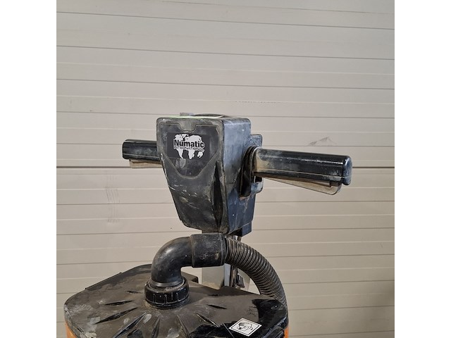 Vloerschuurmachine roterend - 230v numatic, hfm 1515, bouwjaar 2016 - afbeelding 6 van  10