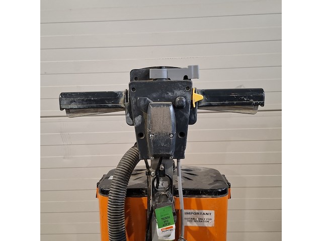 Vloerschuurmachine roterend - 230v numatic, hfm 1515, bouwjaar 2016 - afbeelding 9 van  10