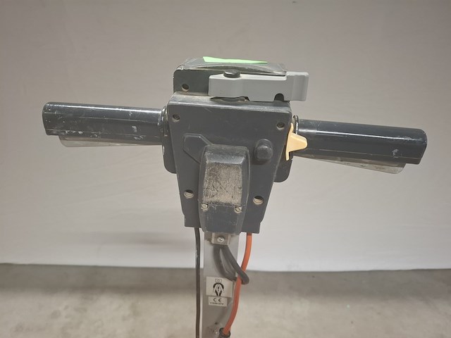 Vloerschuurmachine roterend 230v numatic, hfm 1515, bouwjaar 2014 - afbeelding 5 van  8