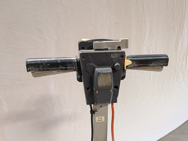 Vloerschuurmachine roterend 230v numatic, hfm 1515, bouwjaar 2017 - afbeelding 9 van  10