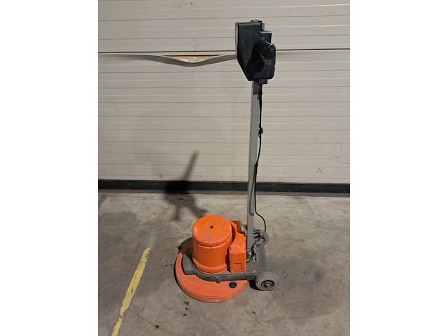 Vloerschuurmachine roterend 230v numatic, hfm 1515, bouwjaar 2020 - afbeelding 3 van  6