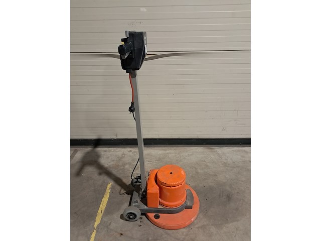 Vloerschuurmachine roterend 230v numatic, hfm 1515, bouwjaar 2020 - afbeelding 6 van  6