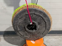 Vloerschuurmachine roterend met stofzuiger 230v, numatic, hfm 1515, 2024 - afbeelding 4 van  9