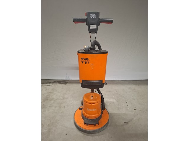 Vloerschuurmachine roterend met stofzuiger 230v numatic, hfm 1515, bouwjaar 2018 - afbeelding 1 van  8
