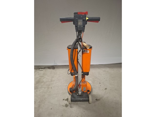 Vloerschuurmachine roterend met stofzuiger 230v numatic, hfm 1515, bouwjaar 2018 - afbeelding 3 van  8