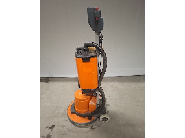 Vloerschuurmachine roterend met stofzuiger 230v numatic, hfm 1515, bouwjaar 2018 - afbeelding 4 van  8