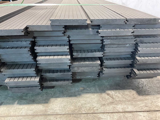 Vlonderplank composiet massief 420x25x2,2 cm antraciet (40x) - afbeelding 6 van  8