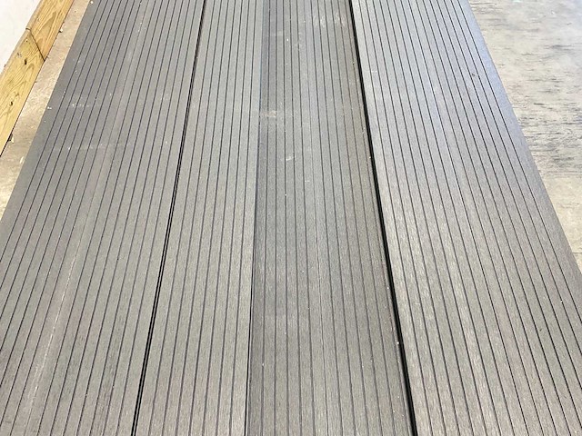 Vlonderplank composiet massief 420x25x2,2 cm antraciet (47x) - afbeelding 7 van  8