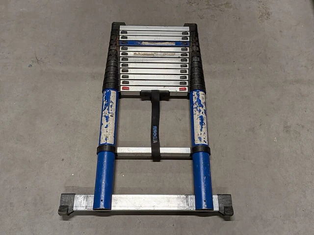 Vlucht- of brandladder en telescoopladder - afbeelding 2 van  3