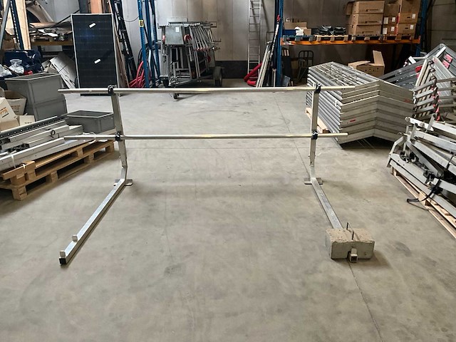 Vlutters tools & safety dakrand val beveiligen klasse a platdak (circa 90mtr) - afbeelding 1 van  6