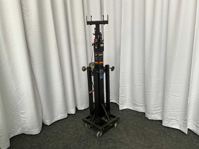 Vmb te-071 stand winch (2x) - afbeelding 1 van  8