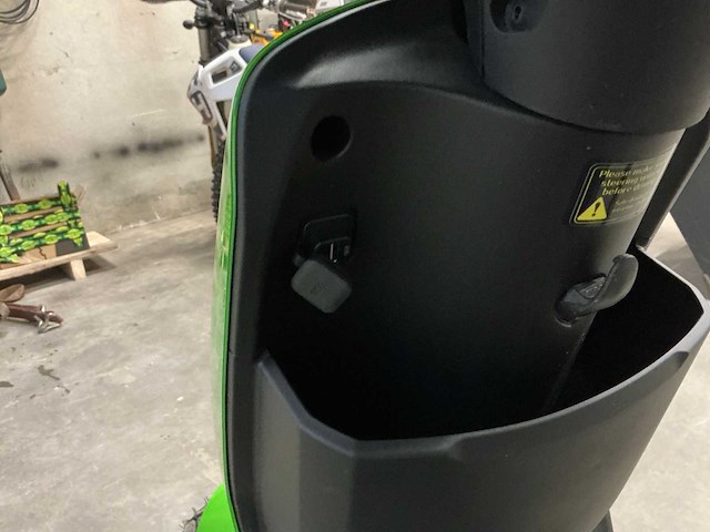 Vmoto - cux - e-scooter - afbeelding 2 van  9